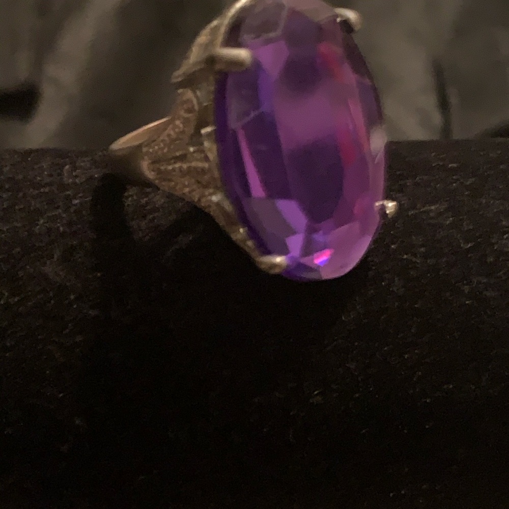 Ring - Picture 3 of 3